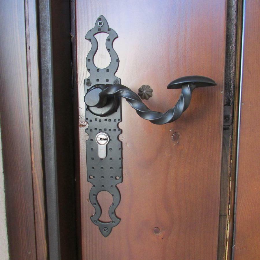 Hostal Almagro - Parking Екстериор снимка