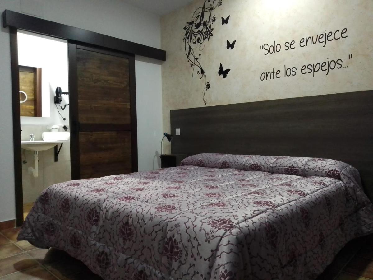 Hostal Almagro - Parking Екстериор снимка